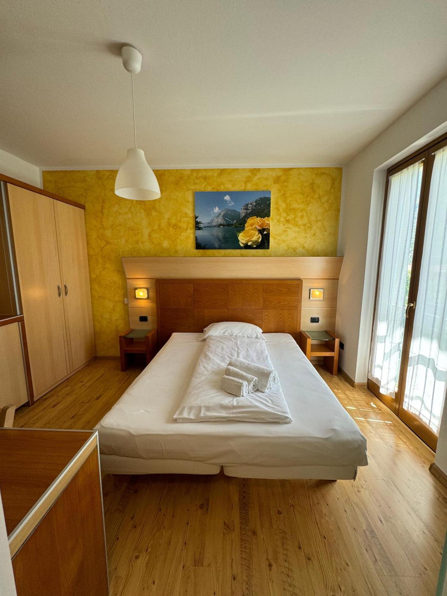 Hotel Garni Delle Rose Сенига Экстерьер фото
