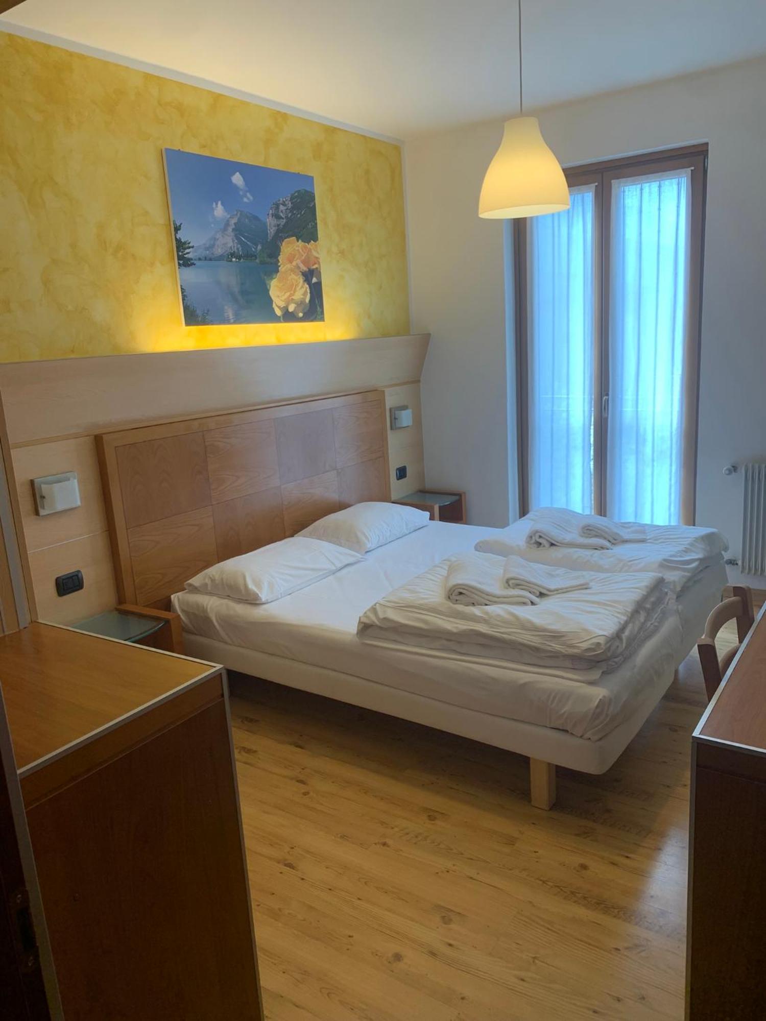 Hotel Garni Delle Rose Сенига Экстерьер фото