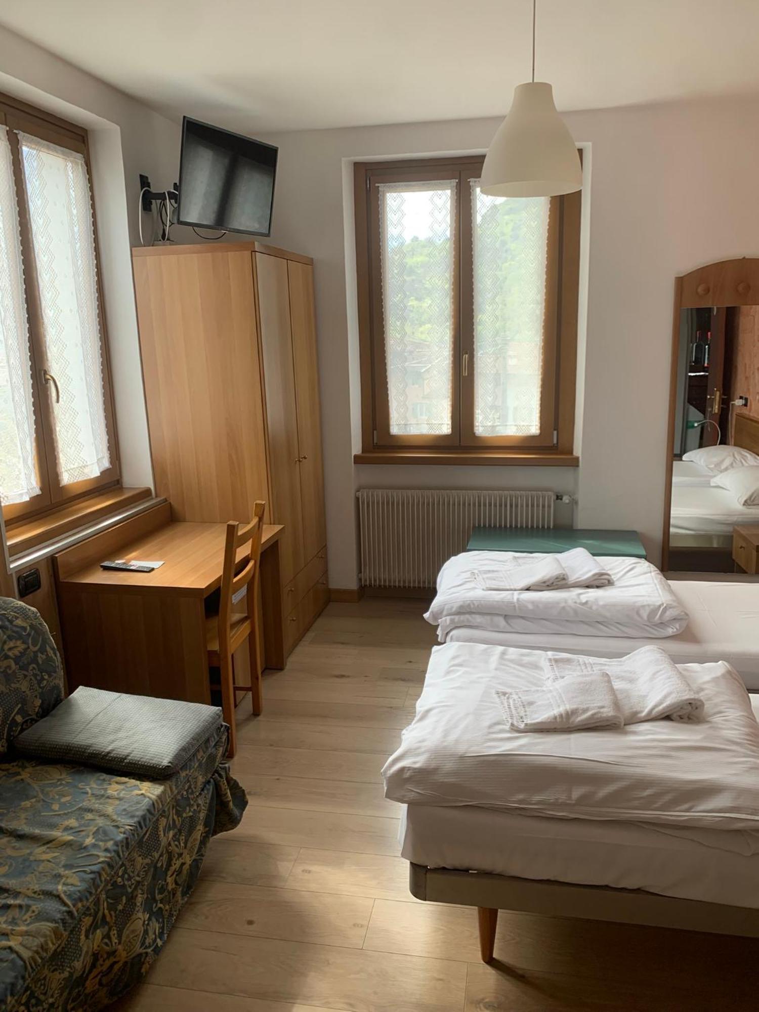 Hotel Garni Delle Rose Сенига Экстерьер фото