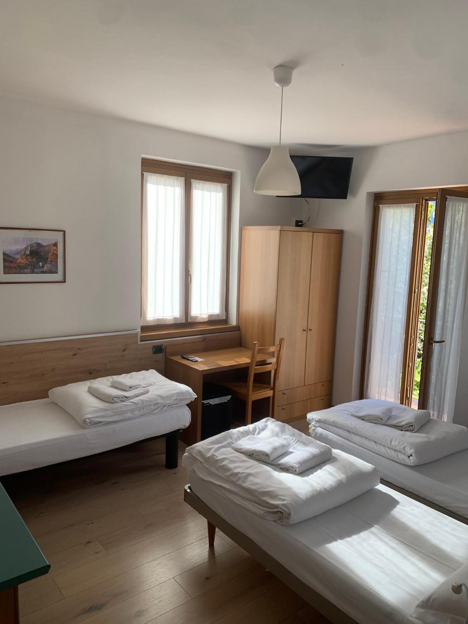 Hotel Garni Delle Rose Сенига Экстерьер фото