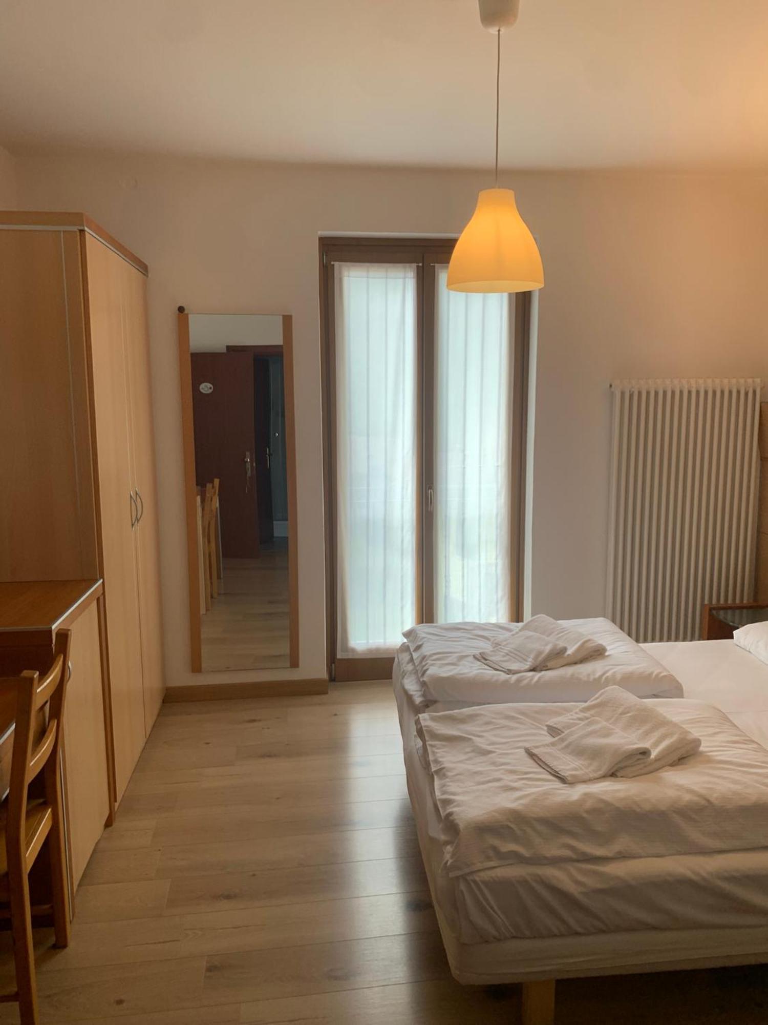 Hotel Garni Delle Rose Сенига Экстерьер фото